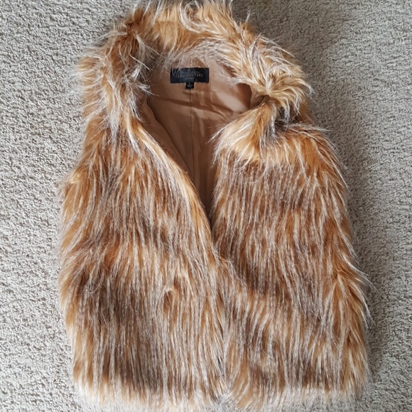 Donna Salyers' Jackets & Blazers - Donna Salyers' Fabulous Furs Vest